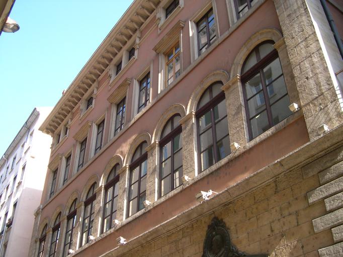  Belle façade rose